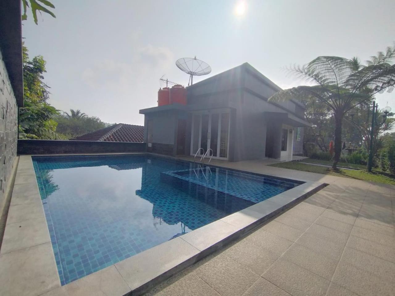 Villa Bukit Danau Lot 14 Cinengangirang Bagian luar foto