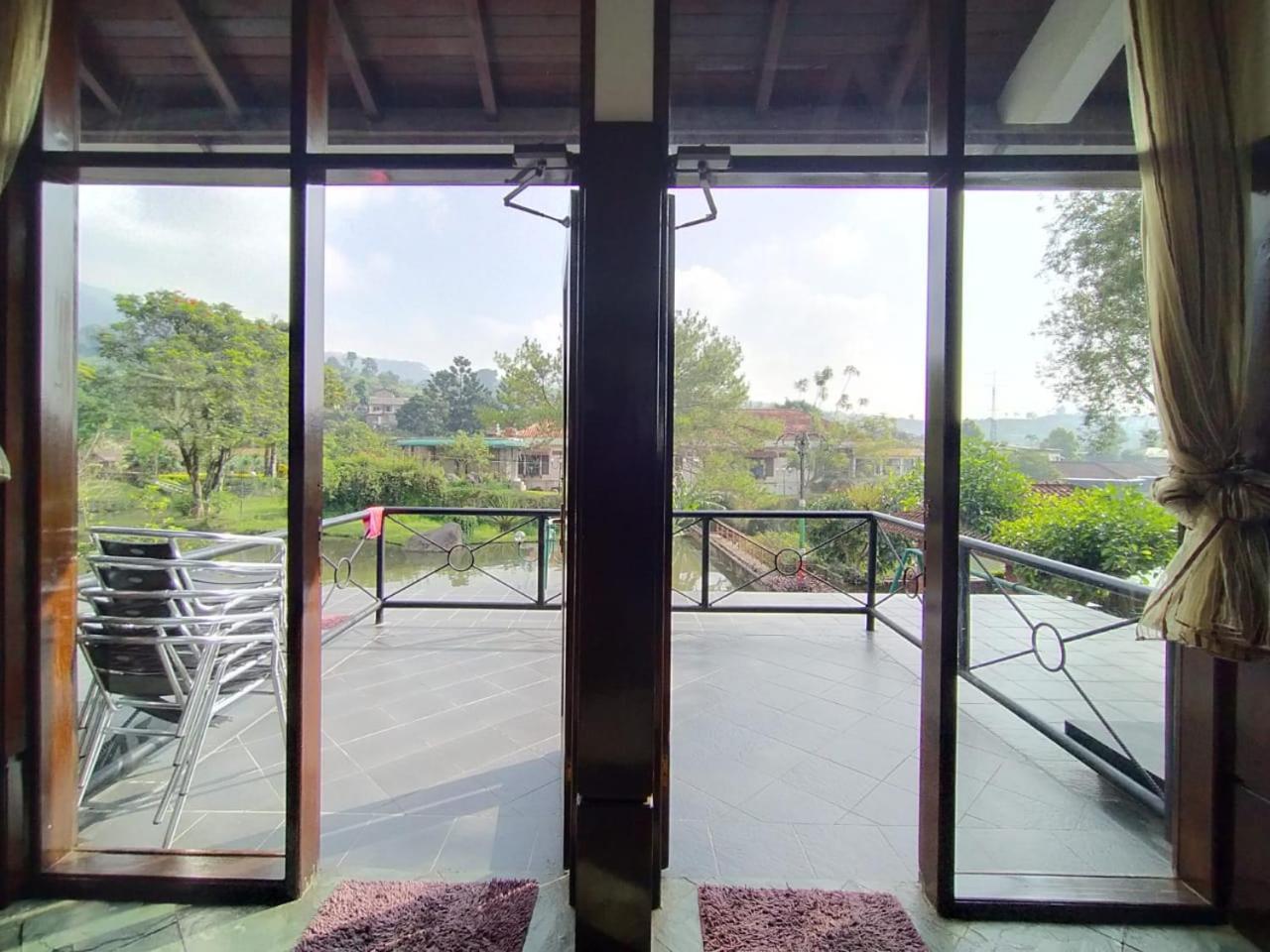 Villa Bukit Danau Lot 14 Cinengangirang Bagian luar foto