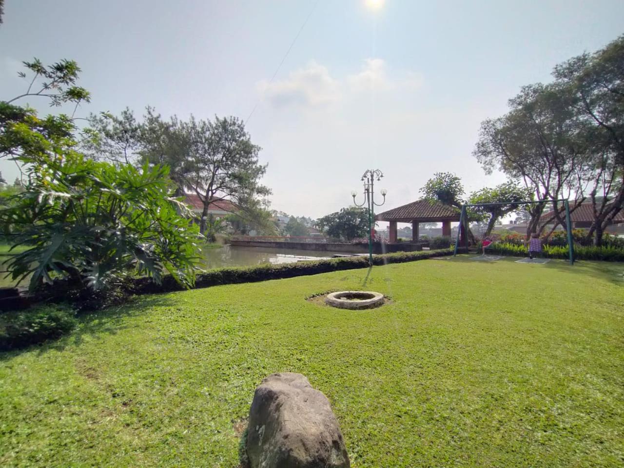 Villa Bukit Danau Lot 14 Cinengangirang Bagian luar foto